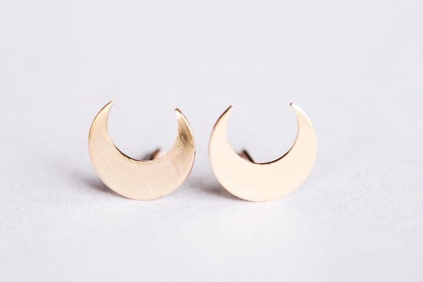 Favor Taurus Post Earrings Favor Taurus Post Earrings