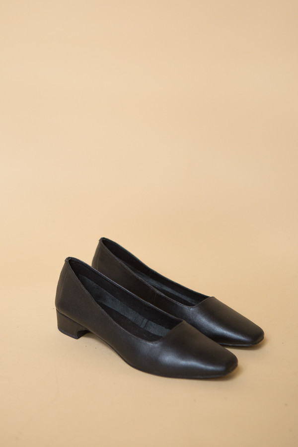 Intentionally Blank Yeah Heel / Black Intentionally Blank Yeah Heel / Black