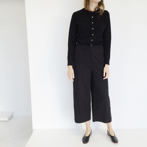 Johan Vintage Black Cashmere Cardigan Johan Vintage Black Cashmere Cardigan