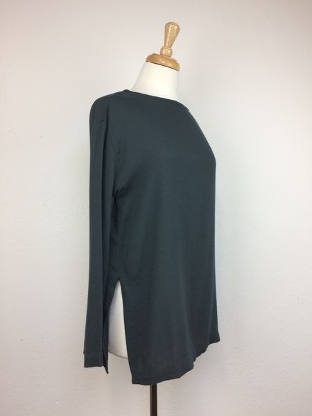 Black Crane Long Slit Top Black Crane Long Slit Top