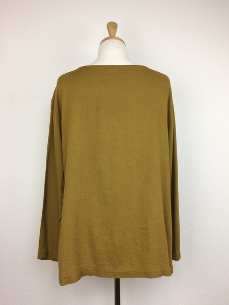 Black Crane Long Slit Top Black Crane Long Slit Top