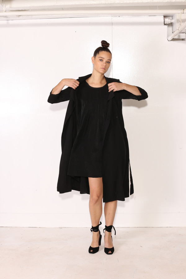 Intentionally Blank YARROW TRENCH Black Intentionally Blank YARROW TRENCH Black