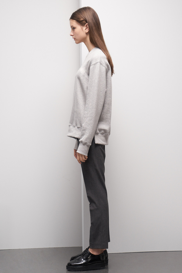 LOOKAST Basic Sweatshirt- Gray LOOKAST Basic Sweatshirt- Gray