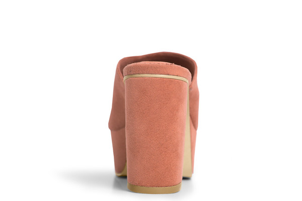 Rafa THE DISCO MULE – CONCH Rafa THE DISCO MULE – CONCH