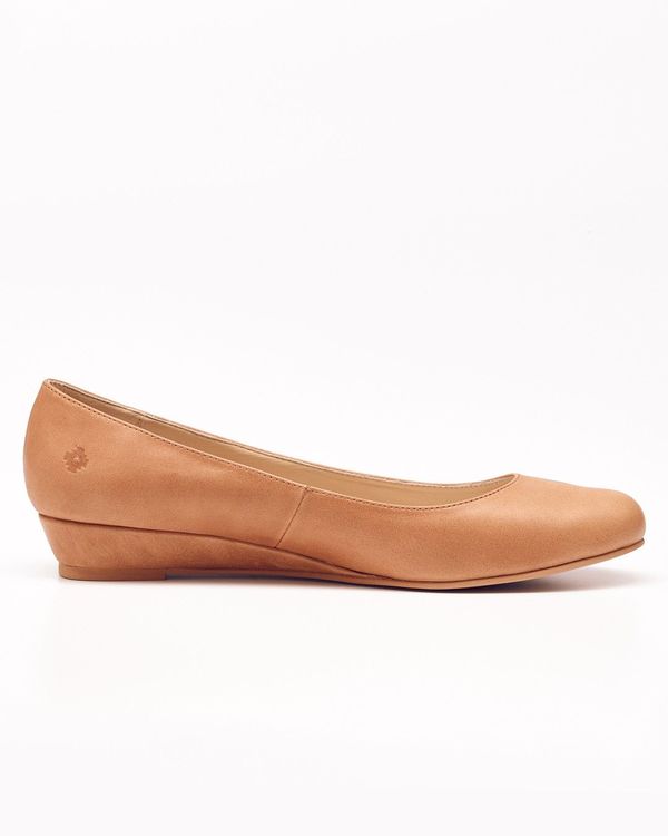 Nisolo Mendez Flat Almond 5 for 5 Nisolo Mendez Flat Almond 5 for 5