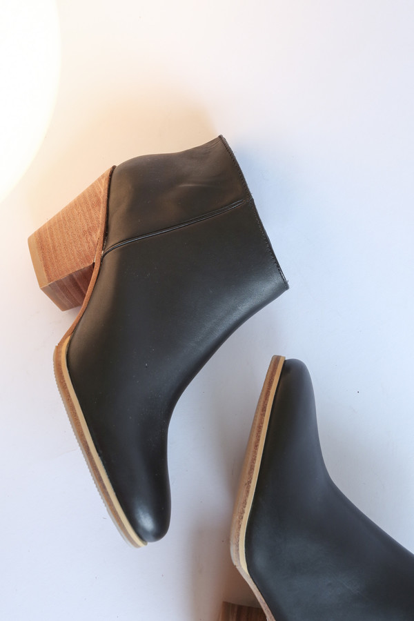 Rachel Comey Mars Classic Boot in Black/Natural Rachel Comey Mars Classic Boot in Black/Natural