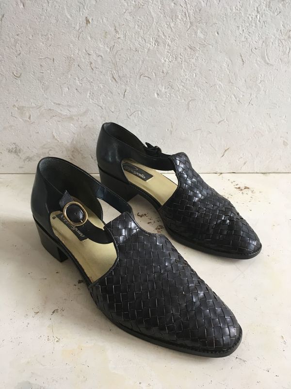The Shudio Vintage Black Braided Leather Block Heeled Flats with strap (Sz 8.5) The Shudio Vintage Black Braided Leather Block Heeled Flats with strap (Sz 8.5)