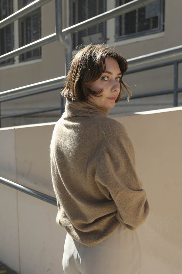 NONNA Vintage Evan-Picone Tan Turtleneck NONNA Vintage Evan-Picone Tan Turtleneck