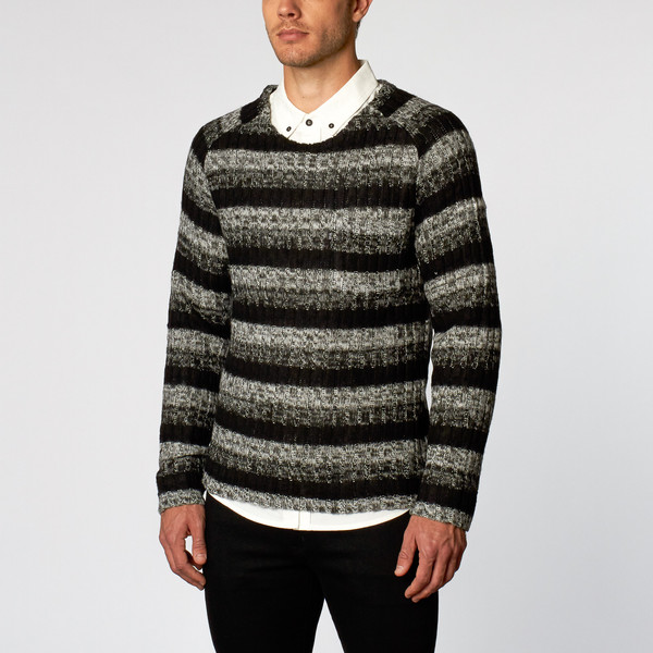 Men's Wolf & Man Talon - Crew neck Men's Wolf & Man Talon - Crew neck
