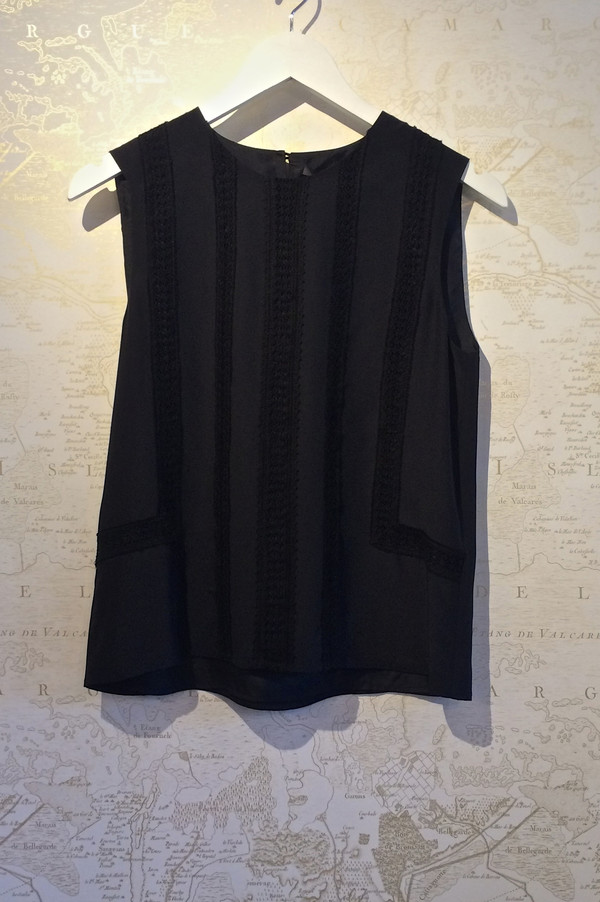 Jenni Kayne Lace Seam Silk Sleeveless Top Jenni Kayne Lace Seam Silk Sleeveless Top