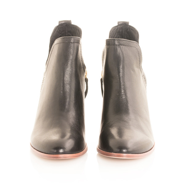 Charlotte Stone CLEO Charlotte Stone CLEO