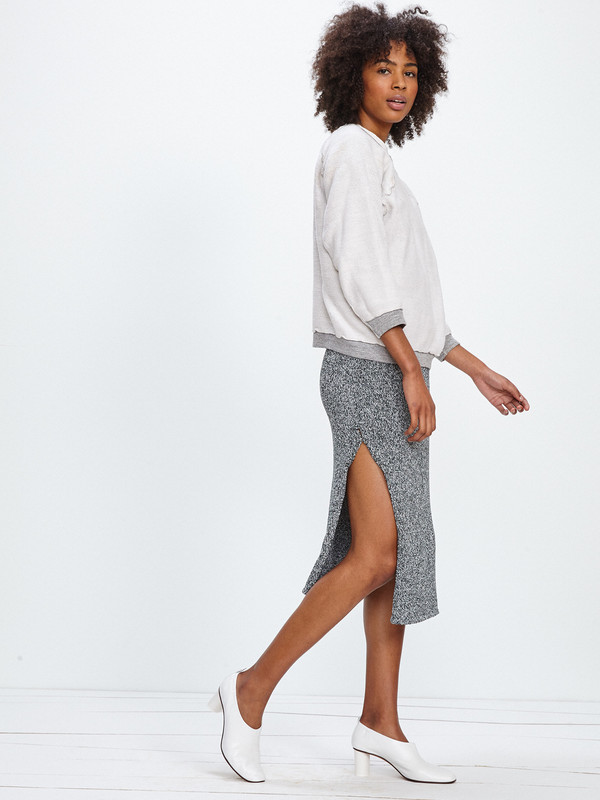 ÁERON MELANGE KNIT SIDE SLIT SKIRT ÁERON MELANGE KNIT SIDE SLIT SKIRT