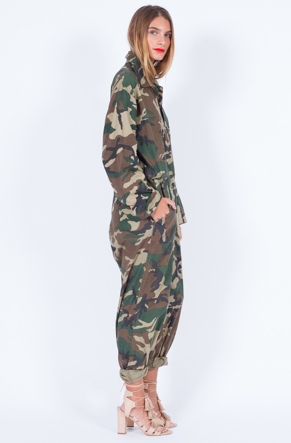 CAMO PRINT JUMPSUIT (ONE SIZE) CAMO PRINT JUMPSUIT (ONE SIZE)