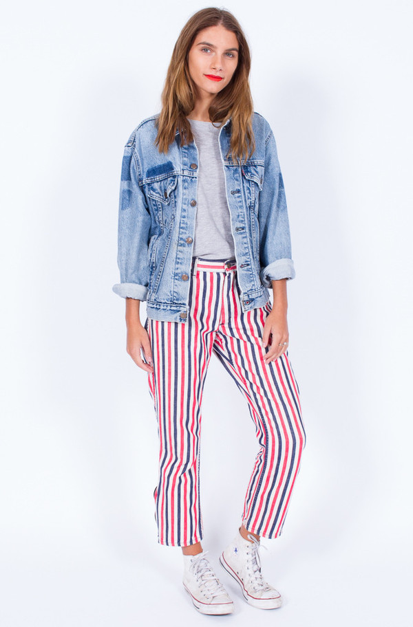 LEVI'S DENIM JACKET (MEDUIM) LEVI'S DENIM JACKET (MEDUIM)