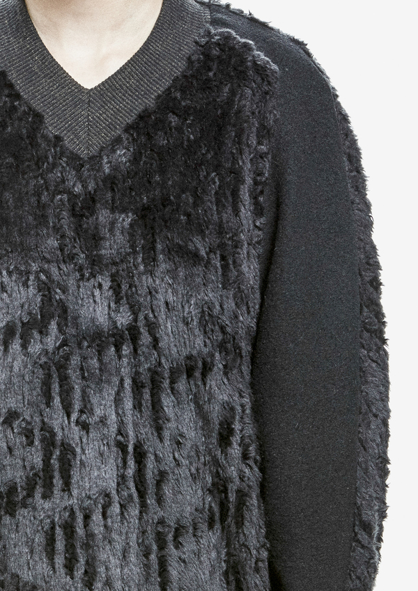 Berenik Sweater Long Sleeves V-Collar Wool/Cottonmix Fur - Black Berenik Sweater Long Sleeves V-Collar Wool/Cottonmix Fur - Black