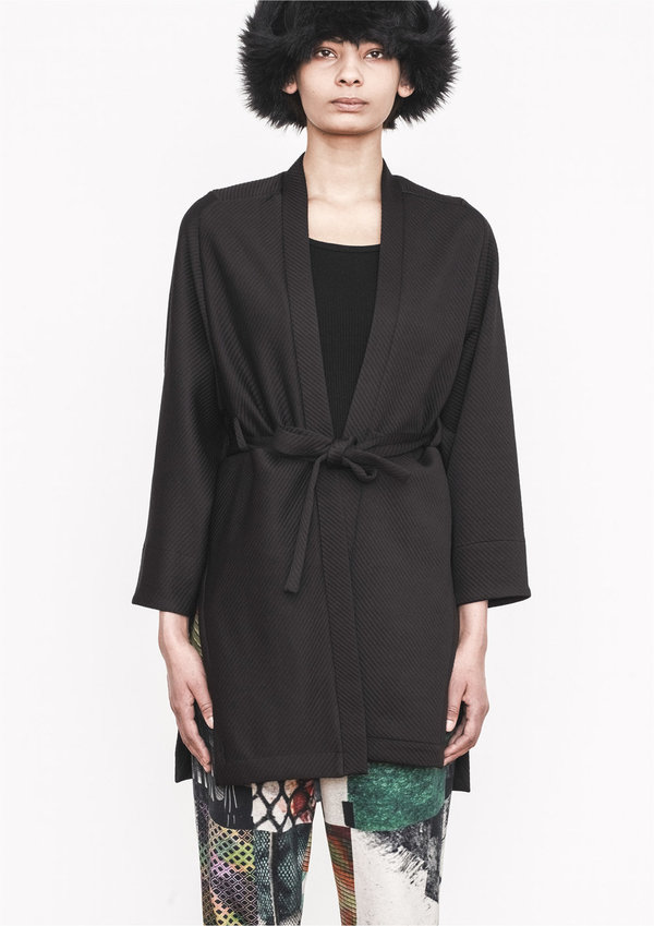 Berenik Vest Black Plain Berenik Vest Black Plain