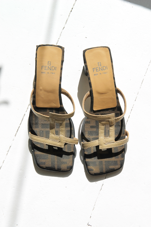 DUO NYC VINTAGE FENDI SLIDE DUO NYC VINTAGE FENDI SLIDE
