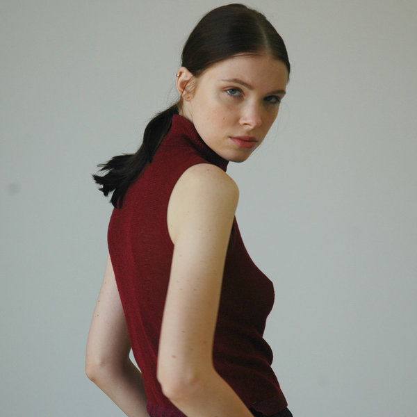 Nikki Chasin Brandy Sparkle Turtleneck - Burgundy Nikki Chasin Brandy Sparkle Turtleneck - Burgundy