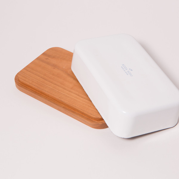 KAICO Enamel & Wood Covered Butter Case KAICO Enamel & Wood Covered Butter Case
