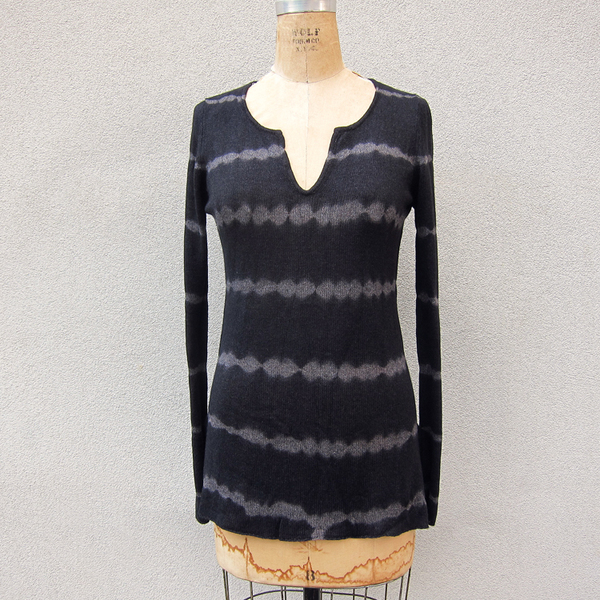 Tie-dye pullover sweater - black Tie-dye pullover sweater - black