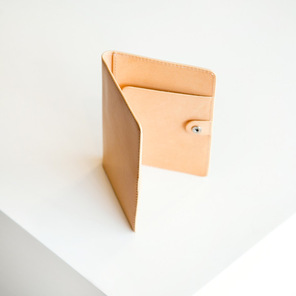 The Horse Passport Cover Vegetable Tan The Horse Passport Cover Vegetable Tan