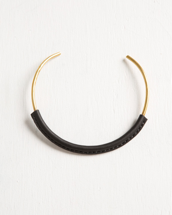 Crescioni Kiva Necklace in Black Crescioni Kiva Necklace in Black
