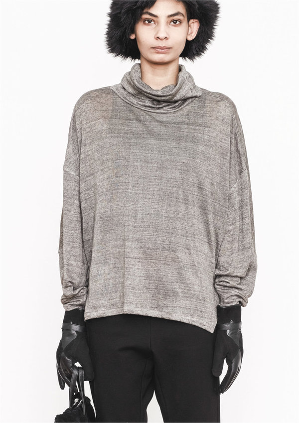 Berenik TURTLENECK KNIT BLACK WITH SHINY PARTS Berenik TURTLENECK KNIT BLACK WITH SHINY PARTS