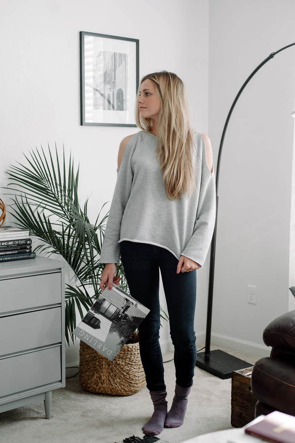 Nytt Cold Shoulder Sweatshirt Nytt Cold Shoulder Sweatshirt