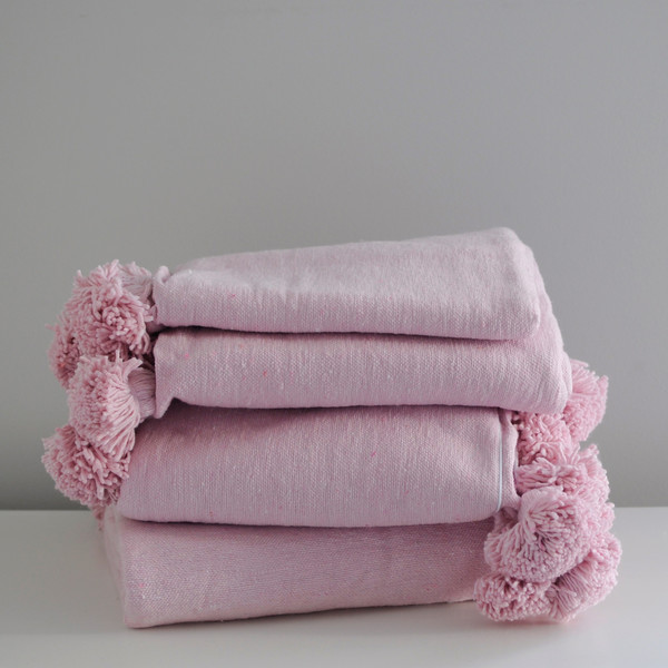 MEUS MOROCCAN POM POM BLANKET - PALE PINK MEUS MOROCCAN POM POM BLANKET - PALE PINK