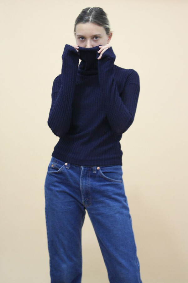 Calder Blake CLAUDINE RIB TURTLENECK - NAVY Calder Blake CLAUDINE RIB TURTLENECK - NAVY
