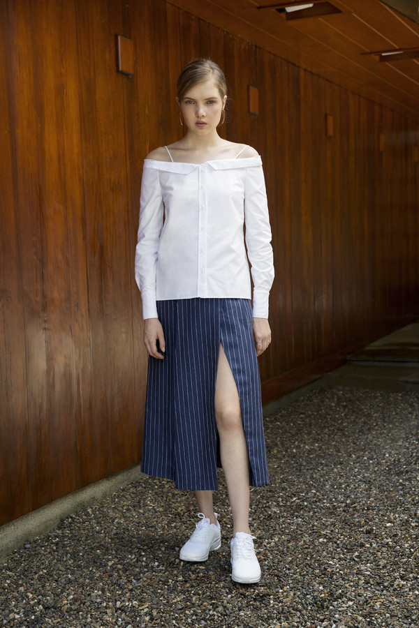 UNIFORME Jenna Off Shoulder Shirt UNIFORME Jenna Off Shoulder Shirt