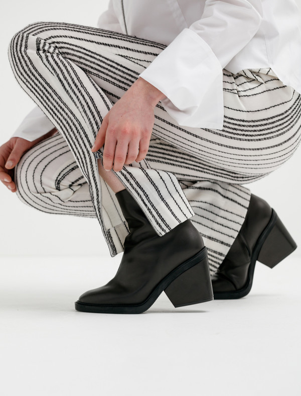 Etienne Deroeux Womens Roberta Zip Pants Etienne Deroeux Womens Roberta Zip Pants