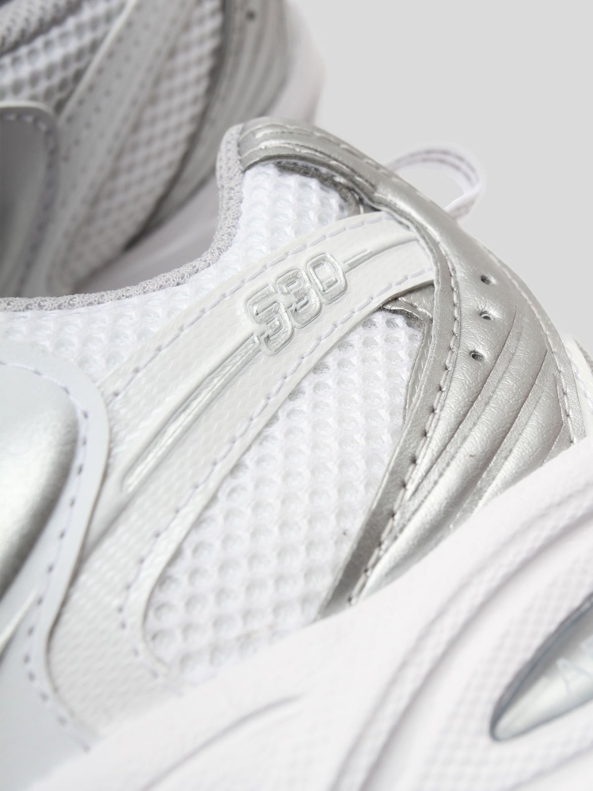 UNISEX New Balance MR530EMA Sneakers - White/Silver/Metallic | Garmentory