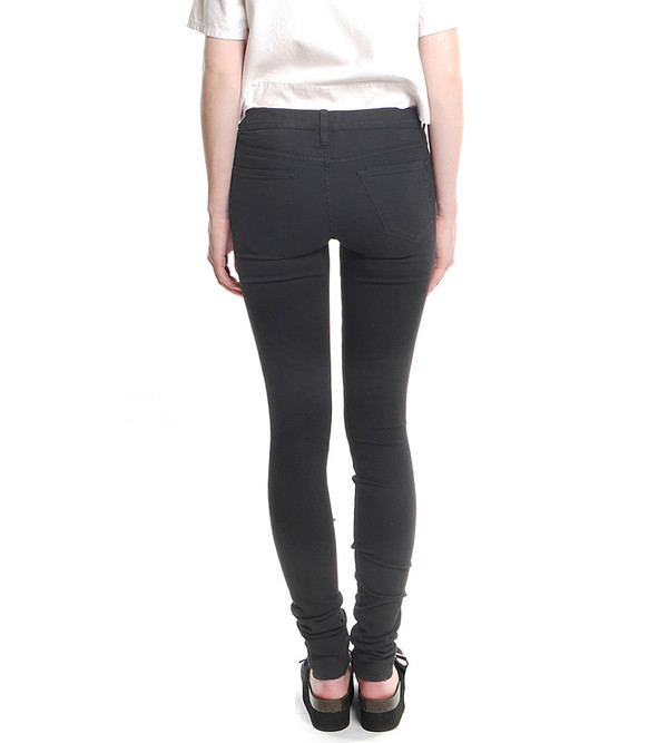 FRAME Denim Karlie Forever Skinny in Film Noir FRAME Denim Karlie Forever Skinny in Film Noir