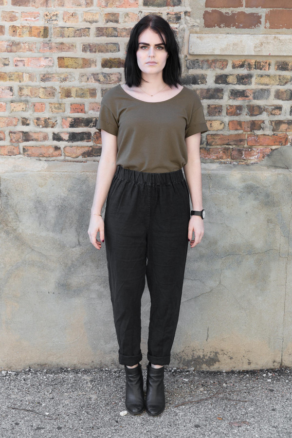 Ali Golden Roll-Sleeve T-Shirt in Olive Ali Golden Roll-Sleeve T-Shirt in Olive