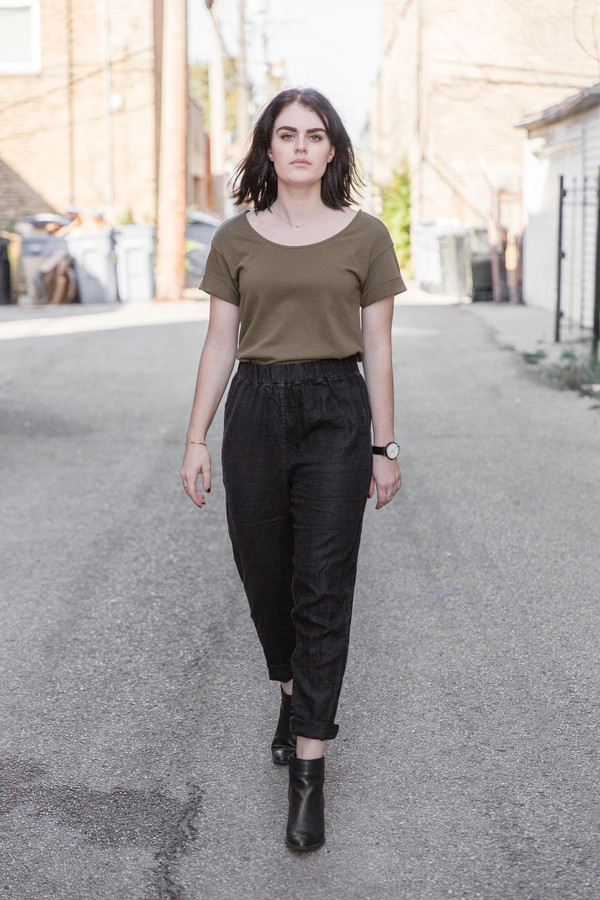 Ali Golden Roll-Sleeve T-Shirt in Olive Ali Golden Roll-Sleeve T-Shirt in Olive