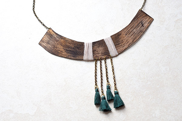 Geography 541 Laelia Collar Geography 541 Laelia Collar