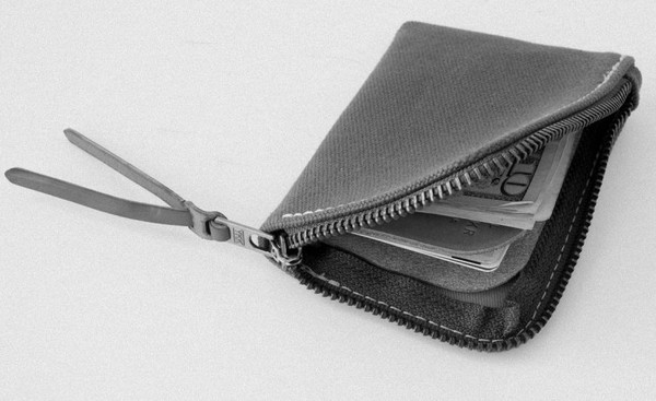 MAKR Canvas Zip Slim Wallet in Charcoal MAKR Canvas Zip Slim Wallet in Charcoal