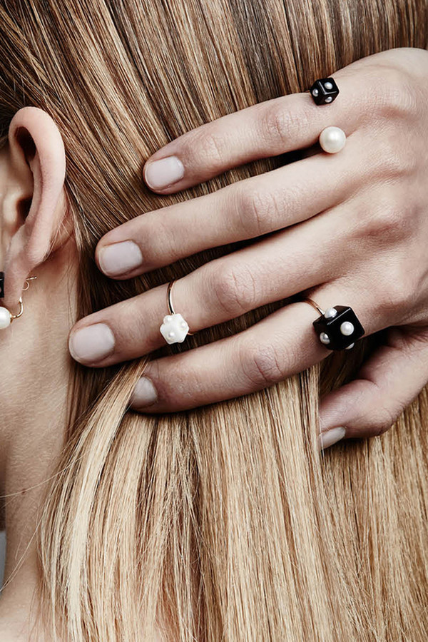 Nektar De Stagni Pearl & Onyx Ring Nektar De Stagni Pearl & Onyx Ring