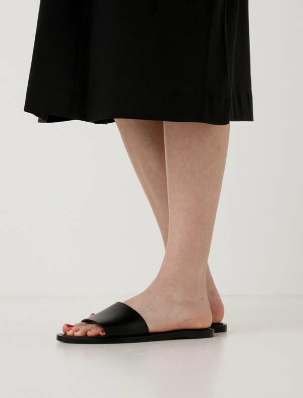 Woman by Common Projects Slide in Leather Woman by Common Projects Slide in Leather