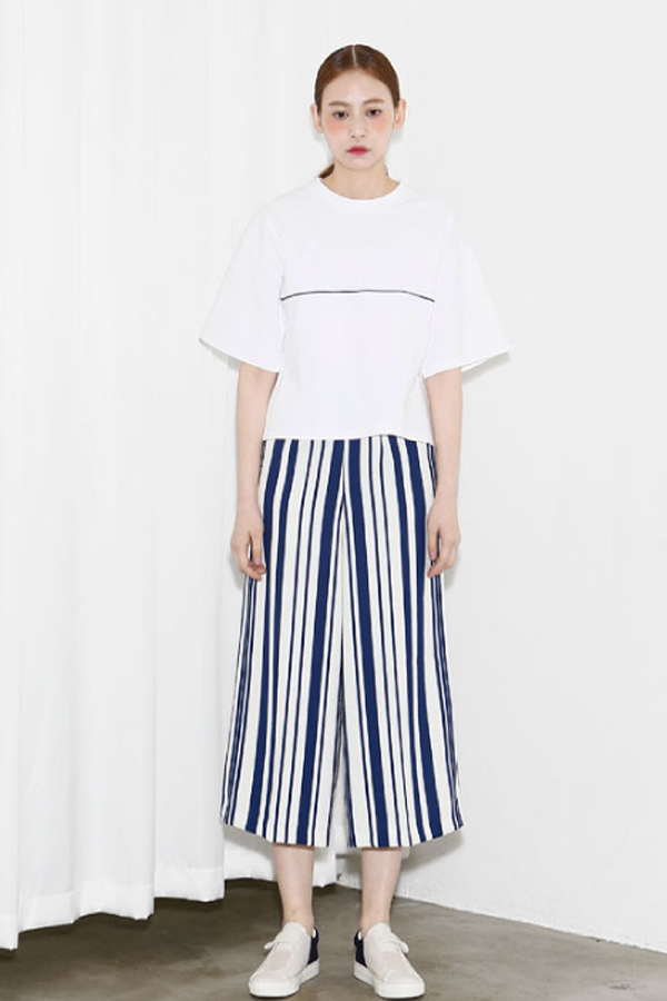 AMONG by ROCKET X LUNCH Oversized Slit Crop Tee- White AMONG by ROCKET X LUNCH Oversized Slit Crop Tee- White