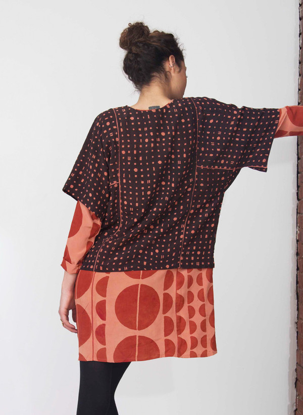 Seek Collective Jynne top | black/pink portals print Seek Collective Jynne top | black/pink portals print