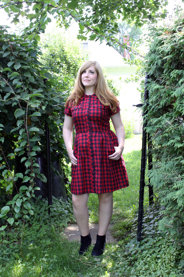 Birds of North America Visorbearer Dress (Buffalo Check) Birds of North America Visorbearer Dress (Buffalo Check)