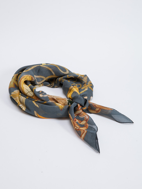 Chrisu MATERIALISTIC LOVE SCARF Chrisu MATERIALISTIC LOVE SCARF